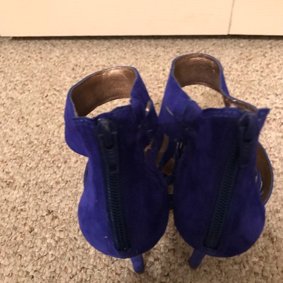 BCBG Generation Electric Blue Suede Sandals Size 7 - Picture 2 of 3